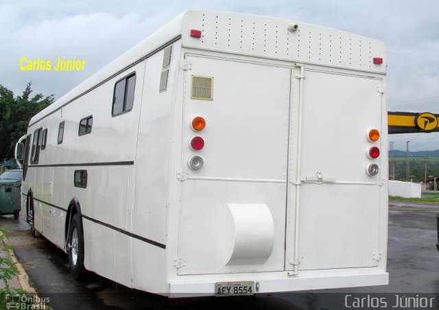 Motorhomes 8554 na cidade de Bela Vista de Goiás, Goiás, Brasil, por Carlos Júnior. Número da foto: #4996778.