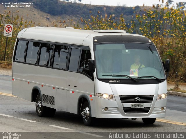 Ônibus Particulares 9881 na cidade de João Monlevade, Minas Gerais, Brasil, por Antonio Carlos Fernandes. ID da foto: 5008573.