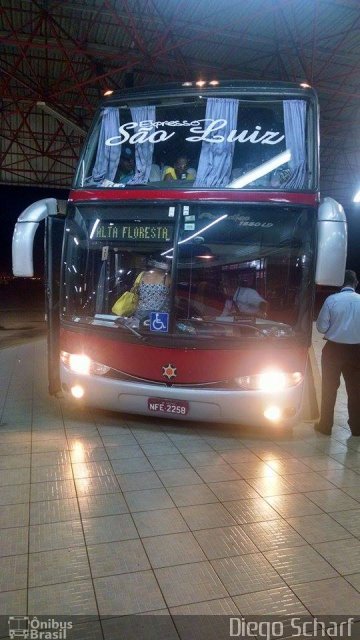 Expresso São Luiz 6880 na cidade de Rondonópolis, Mato Grosso, Brasil, por Guilherme Santos. Número da foto: #4955348.