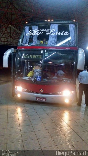 Expresso São Luiz 6880 na cidade de Rondonópolis, Mato Grosso, Brasil, por Guilherme Santos. ID da foto: 4955348.