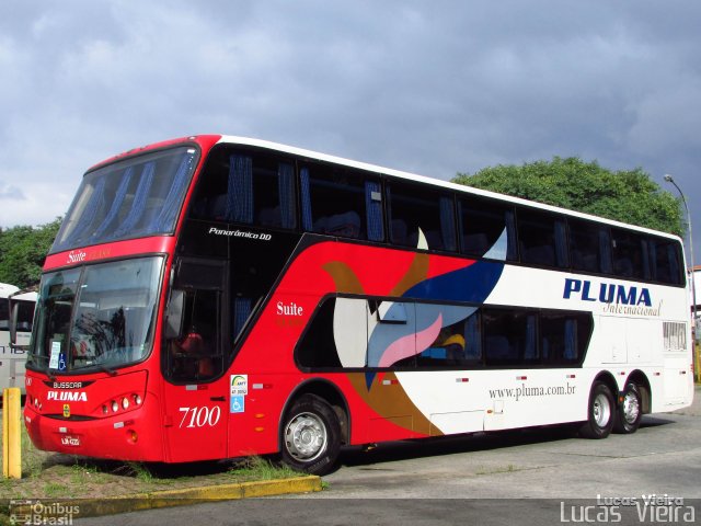 Pluma Conforto e Turismo 7100 na cidade de São Paulo, São Paulo, Brasil, por Lucas Vieira. Número da foto: #4966713.