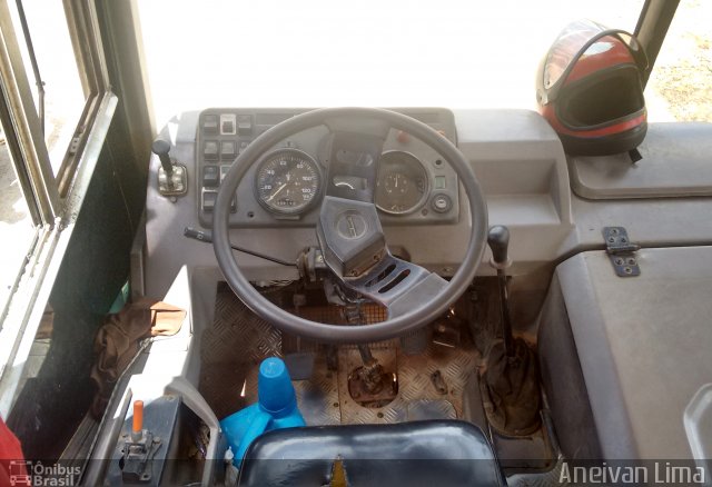 Ônibus Particulares KVB-5577 na cidade de Heliópolis, Bahia, Brasil, por Aneivan Lima. Número da foto: #4968026.