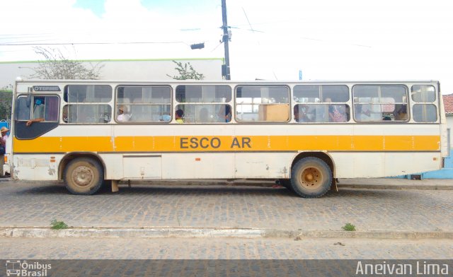 Ônibus Particulares KVB-5577 na cidade de Heliópolis, Bahia, Brasil, por Aneivan Lima. ID da foto: 4967977.