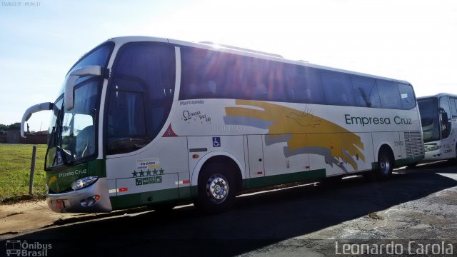 Empresa Cruz 73912 na cidade de Tambaú, São Paulo, Brasil, por Leonardo Carola. Número da foto: #4968476.