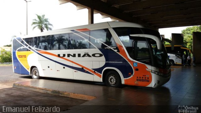 Expresso União 10215 na cidade de Araguari, Minas Gerais, Brasil, por Emanuel Vitor  Felizardo. Número da foto: #5018990.
