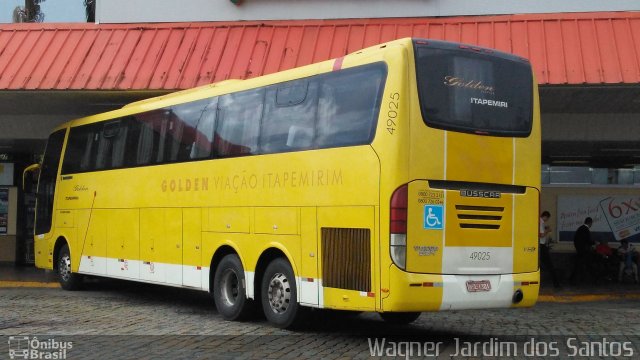 Viação Itapemirim 49025 na cidade de Pariquera-Açu, São Paulo, Brasil, por Wagner Jardim dos Santos. Número da foto: #5042498.