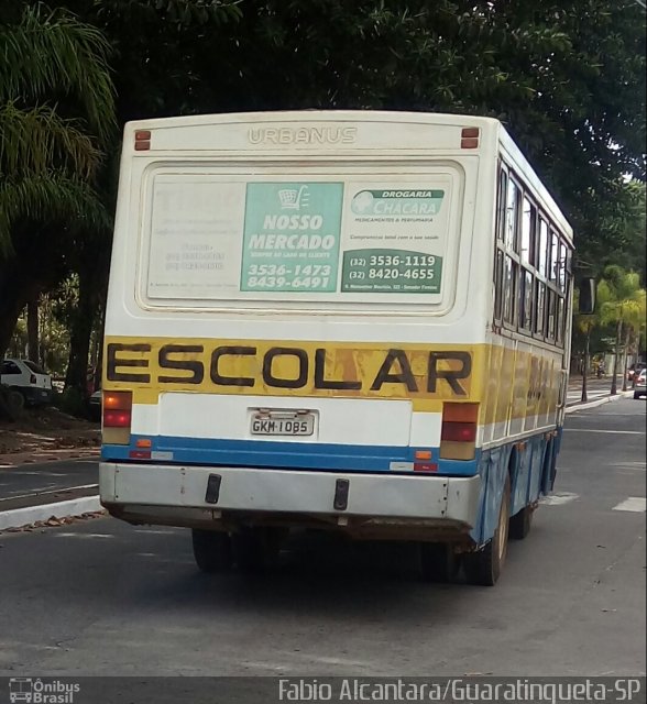 Escolares GKM1085 na cidade de Guaratinguetá, São Paulo, Brasil, por Fabio Alcantara. Número da foto: #5045208.
