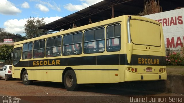 Escolares GVQ2985 na cidade de Ouro Preto, Minas Gerais, Brasil, por Daniel Junior Sena. Número da foto: #5048900.