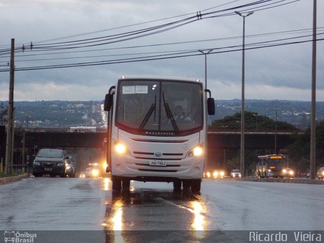 Governo Federal JHG-7962 na cidade de Brasília, Distrito Federal, Brasil, por Ricardo Vieira. Número da foto: #5053876.