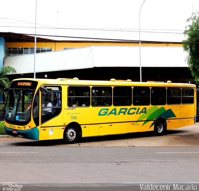 Viação Garcia 7595 na cidade de Maringá, Paraná, Brasil, por Valdecenir Macario. ID da foto: 5055877.