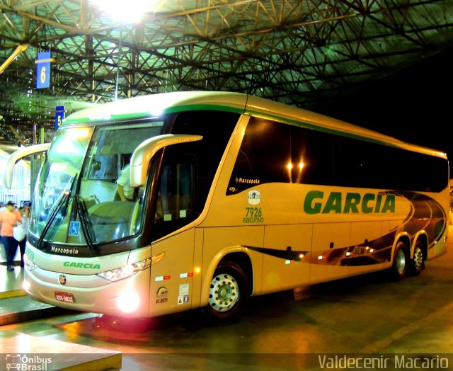 Viação Garcia 7926 na cidade de Maringá, Paraná, Brasil, por Valdecenir Macario. Número da foto: #5055874.