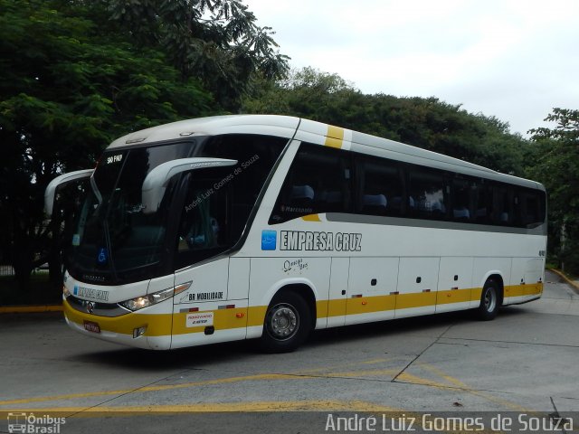 Empresa Cruz 49401 na cidade de São Paulo, São Paulo, Brasil, por André Luiz Gomes de Souza. ID da foto: 5059989.