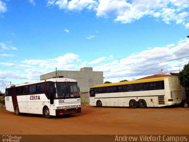Expresso Costa 300 na cidade de Pirapora, Minas Gerais, Brasil, por Andrew Campos. Número da foto: #5023915.