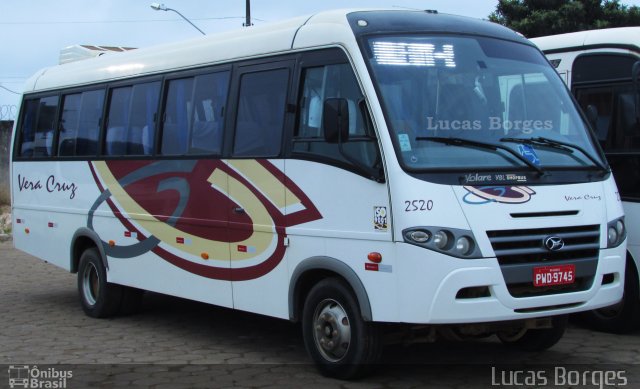 Vera Cruz Transporte e Turismo 2520 na cidade de Araxá, Minas Gerais, Brasil, por Lucas Borges . Número da foto: #5023483.