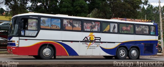 Ônibus Particulares  na cidade de Conselheiro Lafaiete, Minas Gerais, Brasil, por Rodrigo  Aparecido. Número da foto: #5079351.