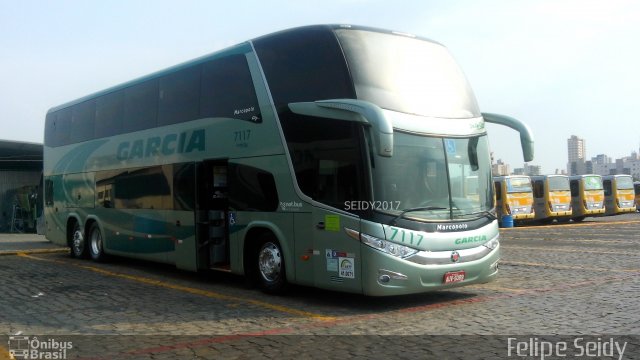 Viação Garcia 7117 na cidade de Londrina, Paraná, Brasil, por Felipe Seidy . Número da foto: #5082695.