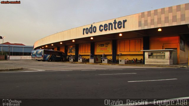 Terminais Rodoviários e Urbanos SOROCABA-SP na cidade de Sorocaba, São Paulo, Brasil, por Otavio Rossini. Número da foto: #5086057.