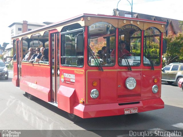 Fumacinha Turismo 1979 na cidade de Gramado, Rio Grande do Sul, Brasil, por Douglas Storgatto. ID da foto: 5025422.