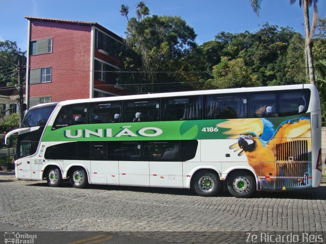 Empresa União de Transportes 4186 na cidade de Petrópolis, Rio de Janeiro, Brasil, por Zé Ricardo Reis. ID da foto: 5024989.