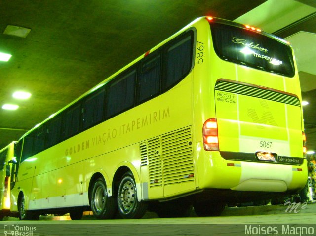 Viação Itapemirim 5867 na cidade de Belo Horizonte, Minas Gerais, Brasil, por Moisés Magno. Número da foto: #5090509.