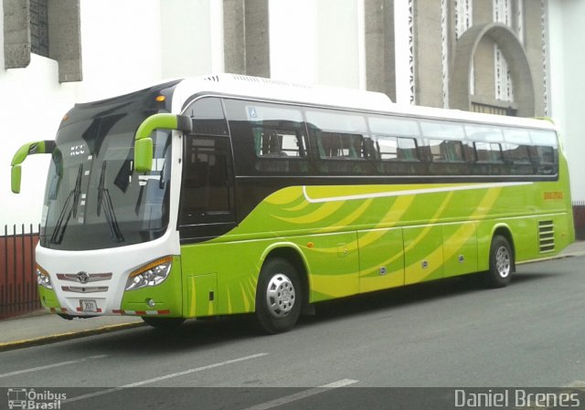 Transportes Skyline HB 3531 na cidade de , por Daniel Brenes. Número da foto: #5028677.