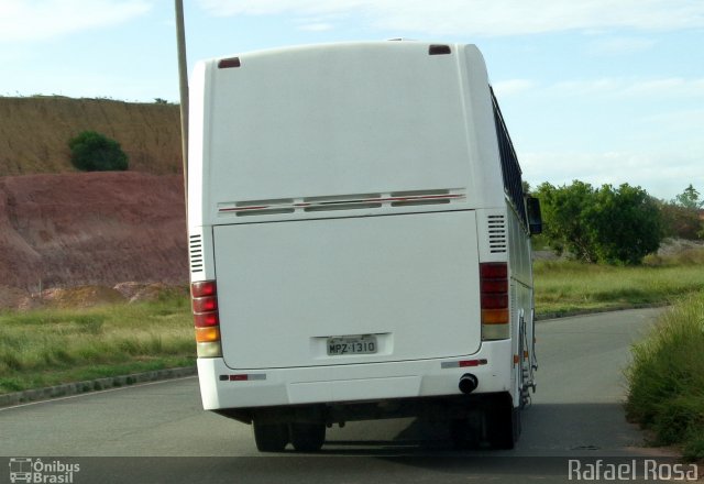 Ônibus Particulares 1310 na cidade de Cachoeiro de Itapemirim, Espírito Santo, Brasil, por Rafael Rosa. Número da foto: #5032925.