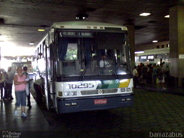 Empresa Gontijo de Transportes 10295 na cidade de Belo Horizonte, Minas Gerais, Brasil, por Rodrigo Barraza. ID da foto: 5035143.