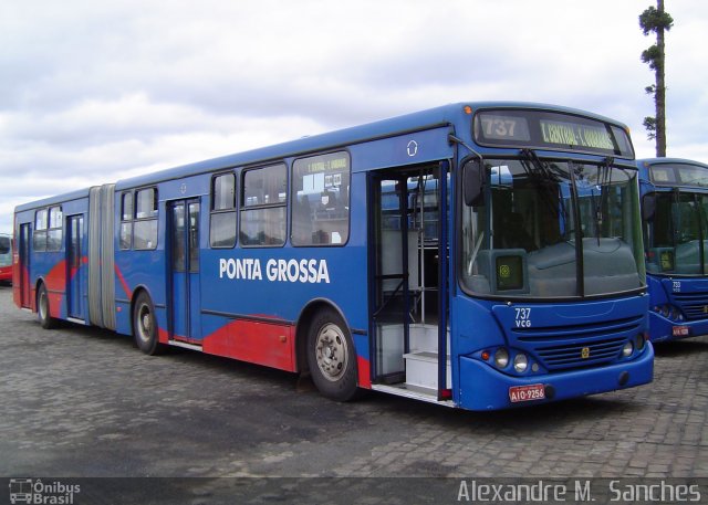 VCG - Viação Campos Gerais 737 na cidade de Ponta Grossa, Paraná, Brasil, por Alexandre M.  Sanches. ID da foto: 5119457.