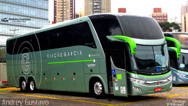 Viação Garcia 7027 na cidade de Curitiba, Paraná, Brasil, por Andrey Gustavo. Número da foto: #5120807.
