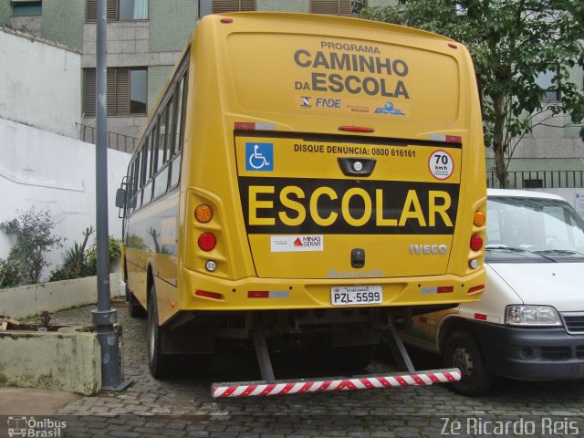 Prefeitura Municipal de São Lourenço Escolar 5599 na cidade de Petrópolis, Rio de Janeiro, Brasil, por Zé Ricardo Reis. ID da foto: 5122759.