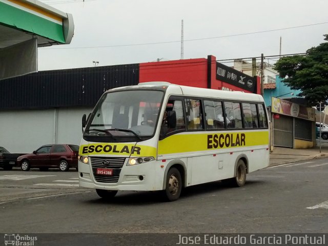 Escolares DVS4388 na cidade de Monte Mor, São Paulo, Brasil, por José Eduardo Garcia Pontual. Número da foto: #5126283.
