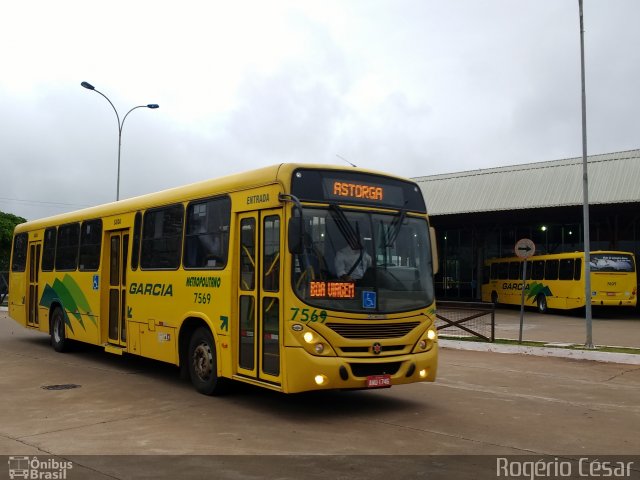 Viação Garcia 7569 na cidade de Maringá, Paraná, Brasil, por Rogério César. Número da foto: #5128534.
