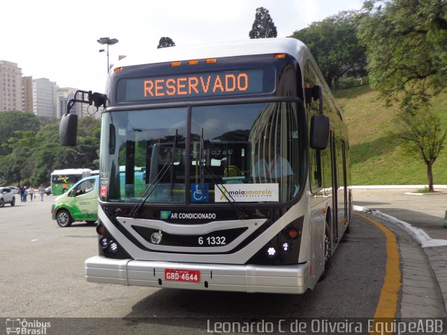 Viação Cidade Dutra 6 1332 na cidade de São Paulo, São Paulo, Brasil, por Eduardo de Oliveira. ID da foto: 5132244.