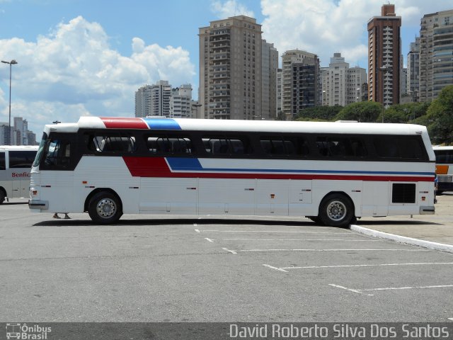 Ônibus Particulares 7096 na cidade de São Paulo, São Paulo, Brasil, por David Roberto Silva Dos Santos. Número da foto: #5132086.