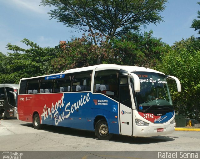 Airport Bus Service 37142 na cidade de São Paulo, São Paulo, Brasil, por Rafael Senna. ID da foto: 5134162.