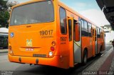 Araucária Transportes Coletivos 19017 na cidade de Curitiba, Paraná, Brasil, por Gustavo  Bonfate. Número da foto: #:id.