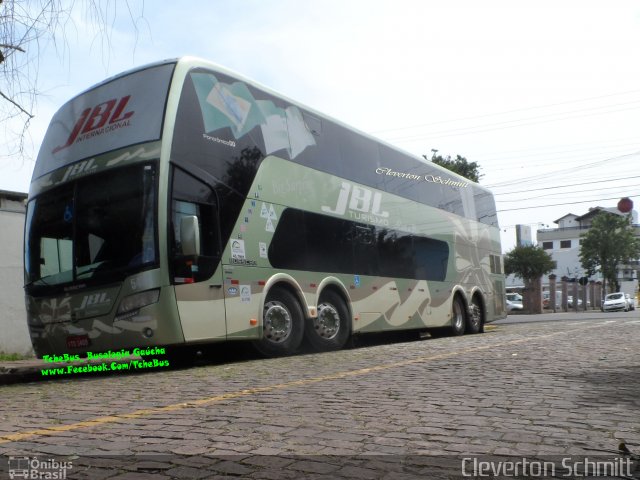 JBL Turismo 5400 na cidade de Santa Cruz do Sul, Rio Grande do Sul, Brasil, por Cleverton Schmitt. Número da foto: #5147727.
