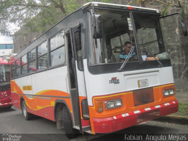 Ônibus Particulares HB 1336 na cidade de , por Fabián  Angulo Mejías. Número da foto: #5156772.
