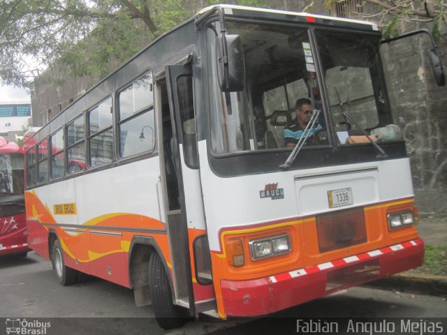 Ônibus Particulares HB 1336 na cidade de , por Fabián  Angulo Mejías. ID da foto: 5156772.