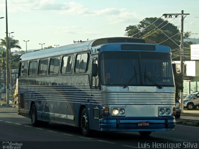 Ônibus Particulares 7370 na cidade de Varginha, Minas Gerais, Brasil, por Luis Henrique Silva. Número da foto: #5162811.