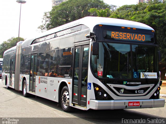 Viação Cidade Dutra 6 1332 na cidade de São Paulo, São Paulo, Brasil, por Fernando Santos. Número da foto: #5107340.