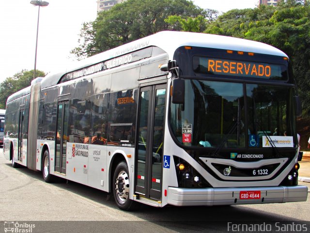 Viação Cidade Dutra 6 1332 na cidade de São Paulo, São Paulo, Brasil, por Fernando Santos. ID da foto: 5107340.