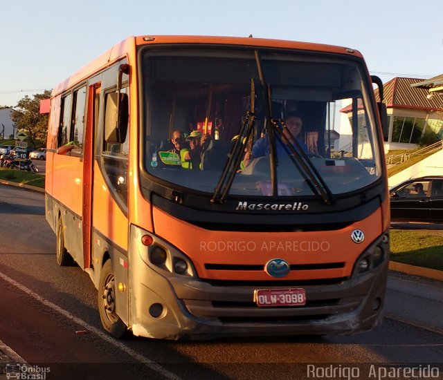 Ônibus Particulares LOCALIX 3088 na cidade de Conselheiro Lafaiete, Minas Gerais, Brasil, por Rodrigo  Aparecido. Número da foto: #5107568.