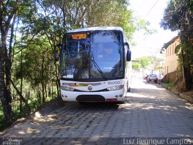 Saritur - Santa Rita Transporte Urbano e Rodoviário 16000 na cidade de Piedade dos Gerais, Minas Gerais, Brasil, por Luiz Henrique Campos. ID da foto: 5106584.