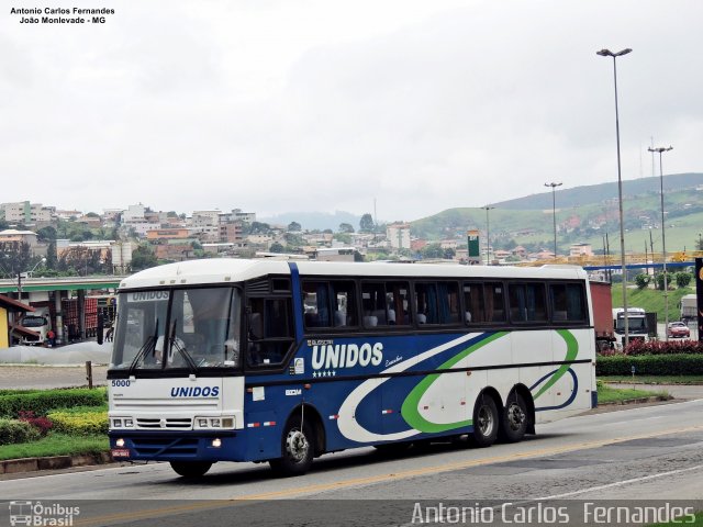 Viagens Unidos 5000 na cidade de João Monlevade, Minas Gerais, Brasil, por Antonio Carlos Fernandes. Número da foto: #5109194.