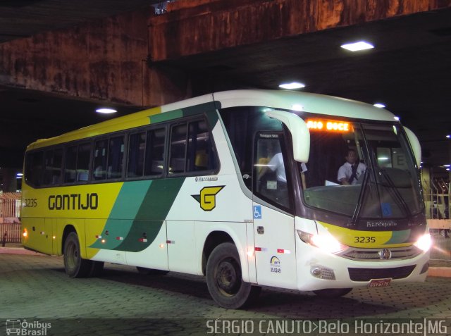 Empresa Gontijo de Transportes 3235 na cidade de Belo Horizonte, Minas Gerais, Brasil, por Sérgio Augusto Braga Canuto. ID da foto: 5189864.