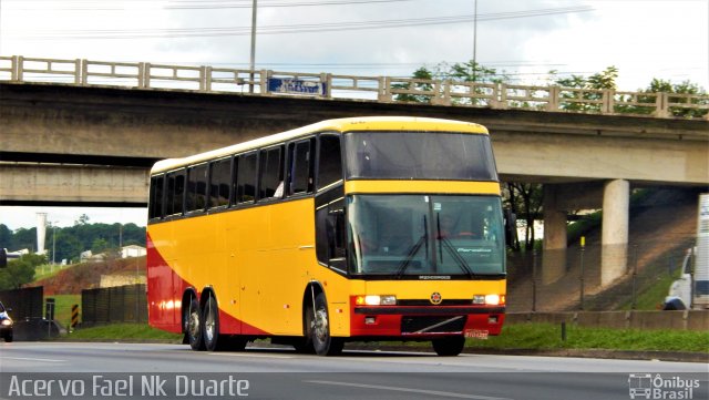 Mineiro Tur - Tati Tur 1333 na cidade de São José dos Campos, São Paulo, Brasil, por Raphael José da Silva. ID da foto: 5188874.