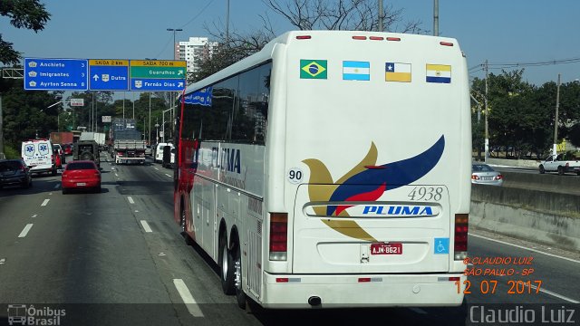 Pluma Conforto e Turismo 4938 na cidade de São Paulo, São Paulo, Brasil, por Claudio Luiz. Número da foto: #5194585.