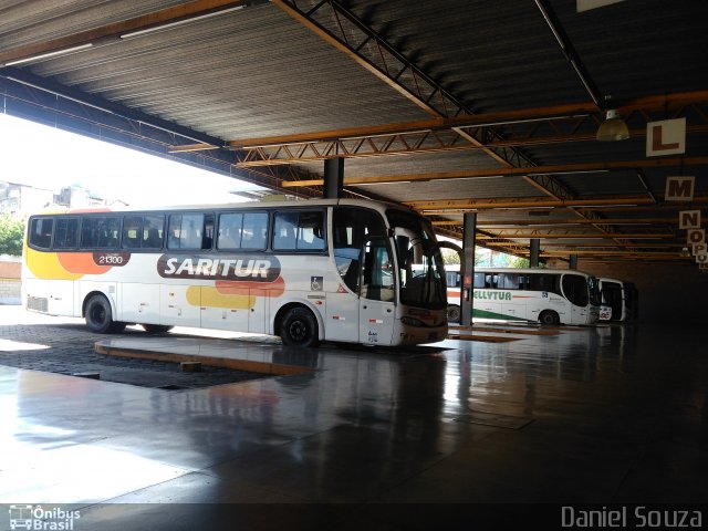 Saritur - Santa Rita Transporte Urbano e Rodoviário 21300 na cidade de Divinópolis, Minas Gerais, Brasil, por Daniel Souza. ID da foto: 5194260.