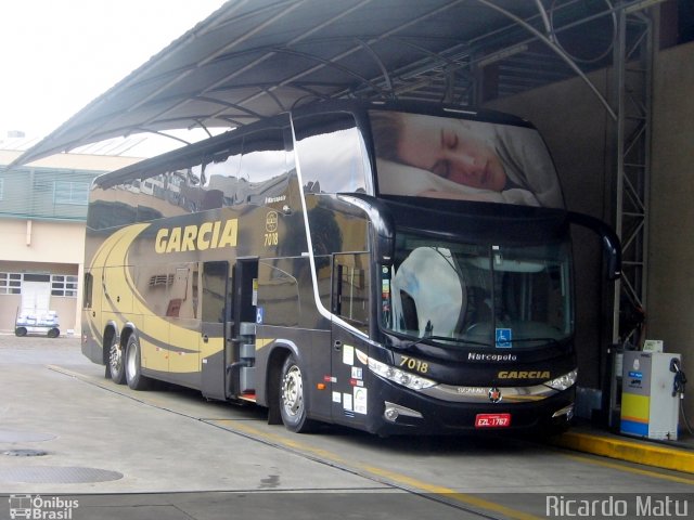 Viação Garcia 7018 na cidade de Curitiba, Paraná, Brasil, por Ricardo Matu. Número da foto: #5196363.